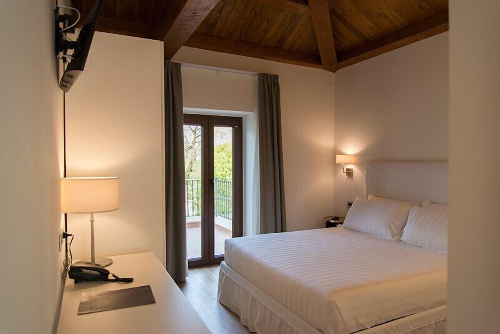Tenuta Esdra Agrispa Pontecorvo Extérieur photo