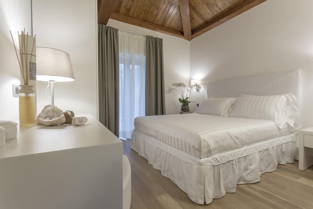 Tenuta Esdra Agrispa Pontecorvo Extérieur photo